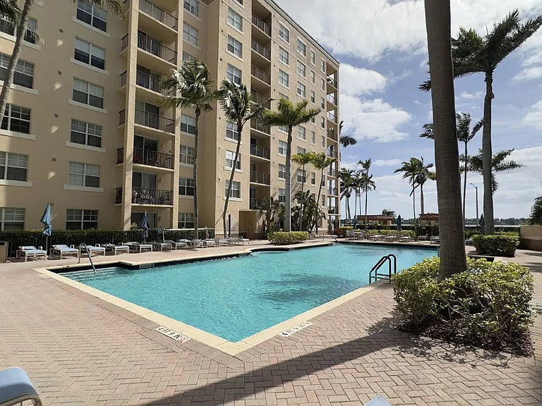 1801 N Flagler Dr #910 — Photo 25