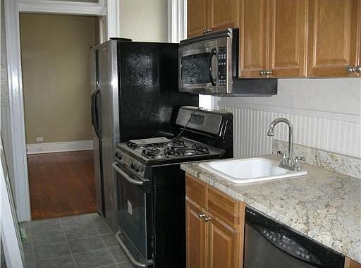5th image of 1127 Fern St #B