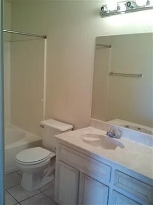 5th image of 3803 Hitchrock Dr #A