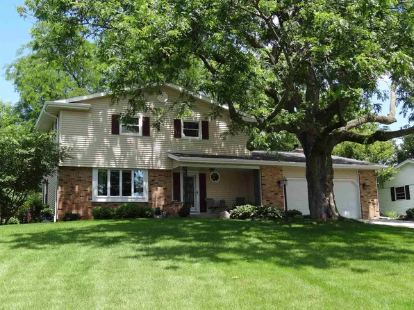 531 Greendale Dr, Janesville, WI 53546