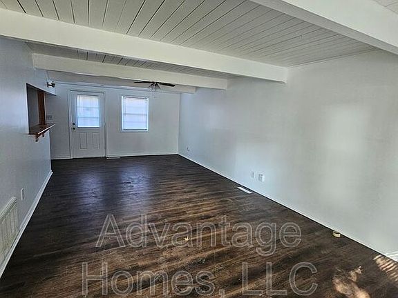 3rd image of 920 N 71st St