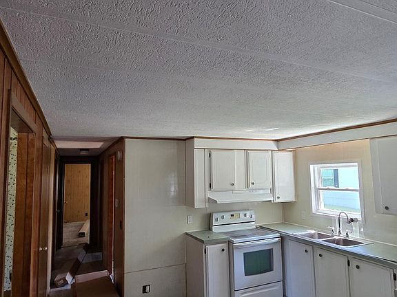 3rd image of 57 Periwinkle Cir