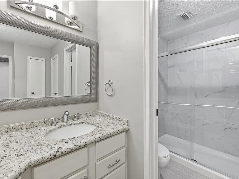 1620 Wellington Pl #604 — Photo 9