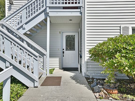 2nd image of 23 Grant St APT C1
