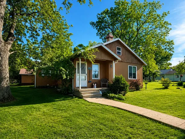 18 E Montgomery St, Hillsdale, MI 49242