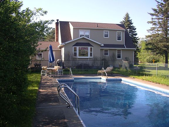 2nd image of 111 Vernon Dr