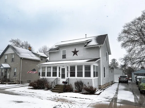1153 W 7th Ave, Oshkosh, WI 54902