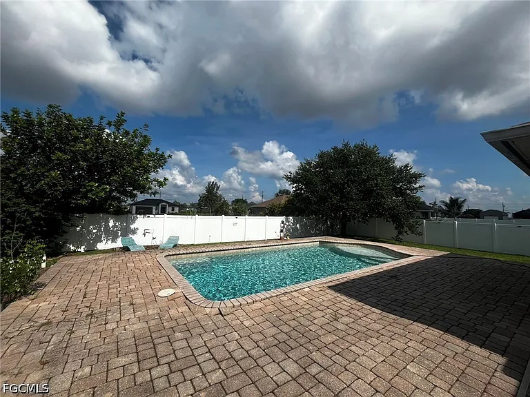 2136 NW 22nd Pl — Photo 39