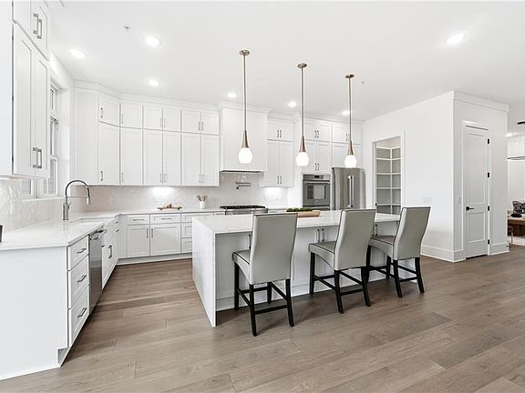 5th image of 531 S Main St #330