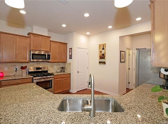 5th image of 113 Burlingame Ct Unit B