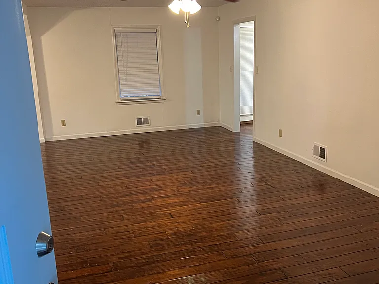 1342 Wisteria Dr SW — Photo 2