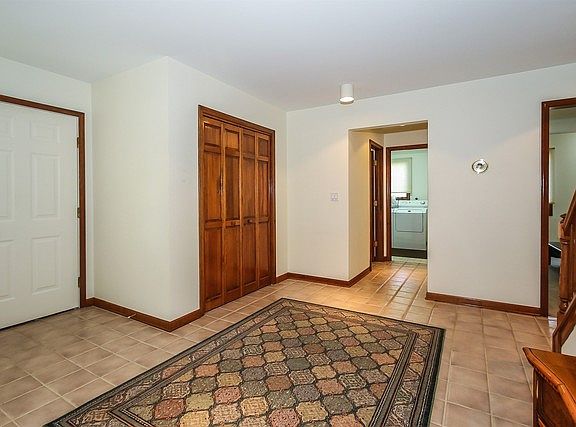 4th image of 1068 Wilmette Ter