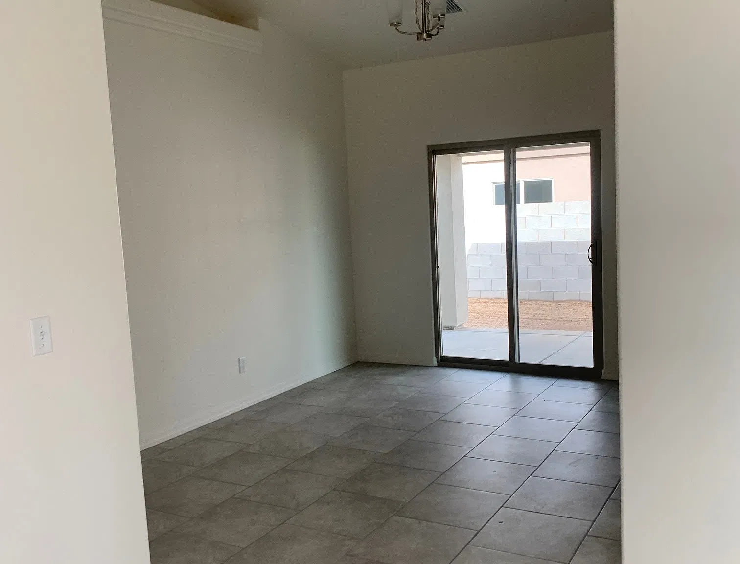 3 bed, 1175 sqft, $1,600 — Photo 2