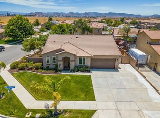 5873 Parkside Dr, Hemet, CA 92545