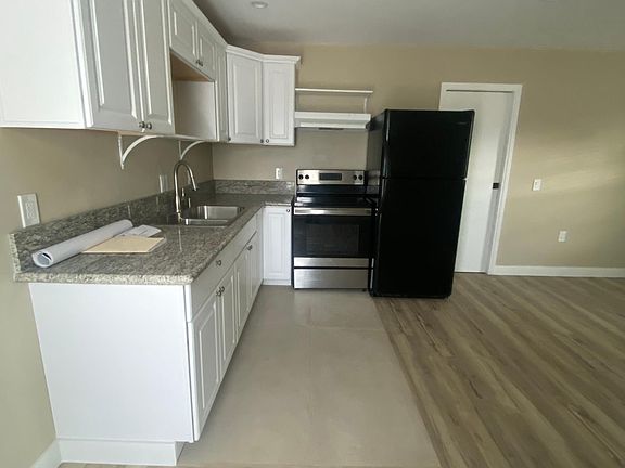 3rd image of 2617 L Ave