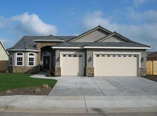 2645 Cypress Ave, Clovis, CA 93611