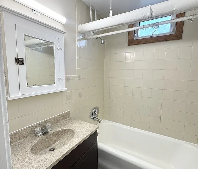 1246 Dufferin Pl #11 — Photo 9