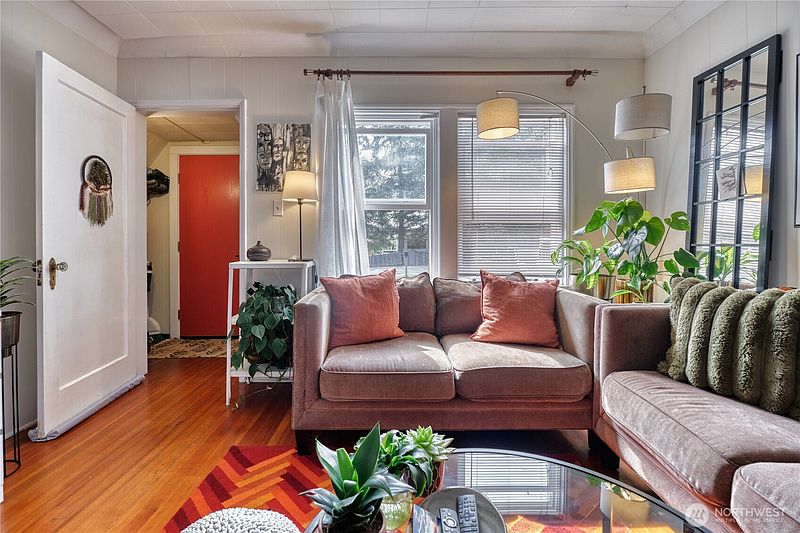 3rd image of 610 Calhoun Drive