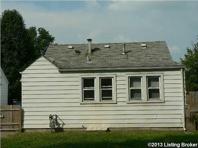 3 bed, 806 sqft, $1,200 — Photo 3