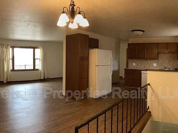 3rd image of 7985 Lowell Blvd