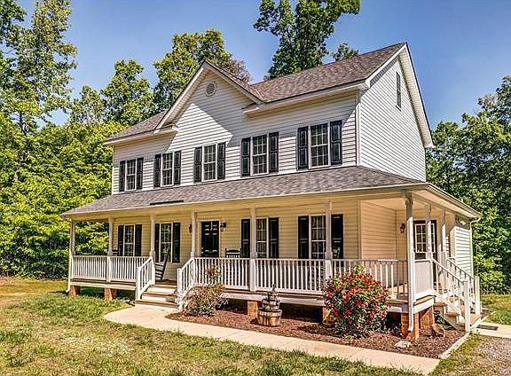 2nd image of 300 Castle Park Ln