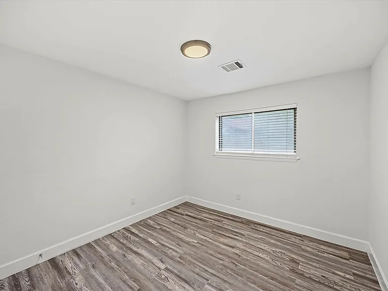10010 Windriver Dr — Photo 13