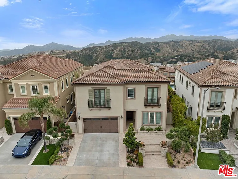 11925 N Ricasoli Way — Photo 3
