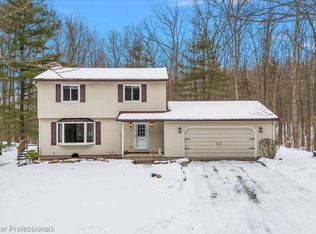 3400 Pine Bluff Ct, Columbiaville, MI 48421