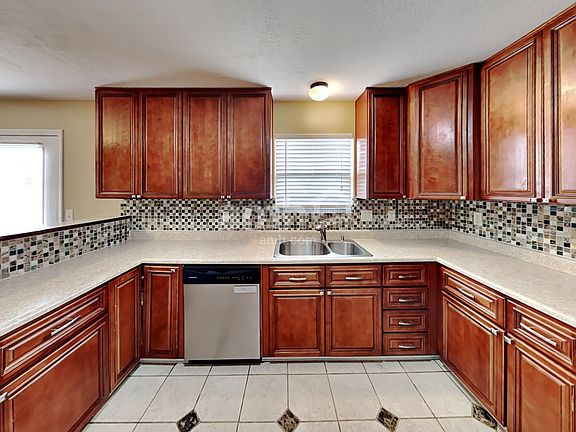 4th image of 1256 Canterhurst St