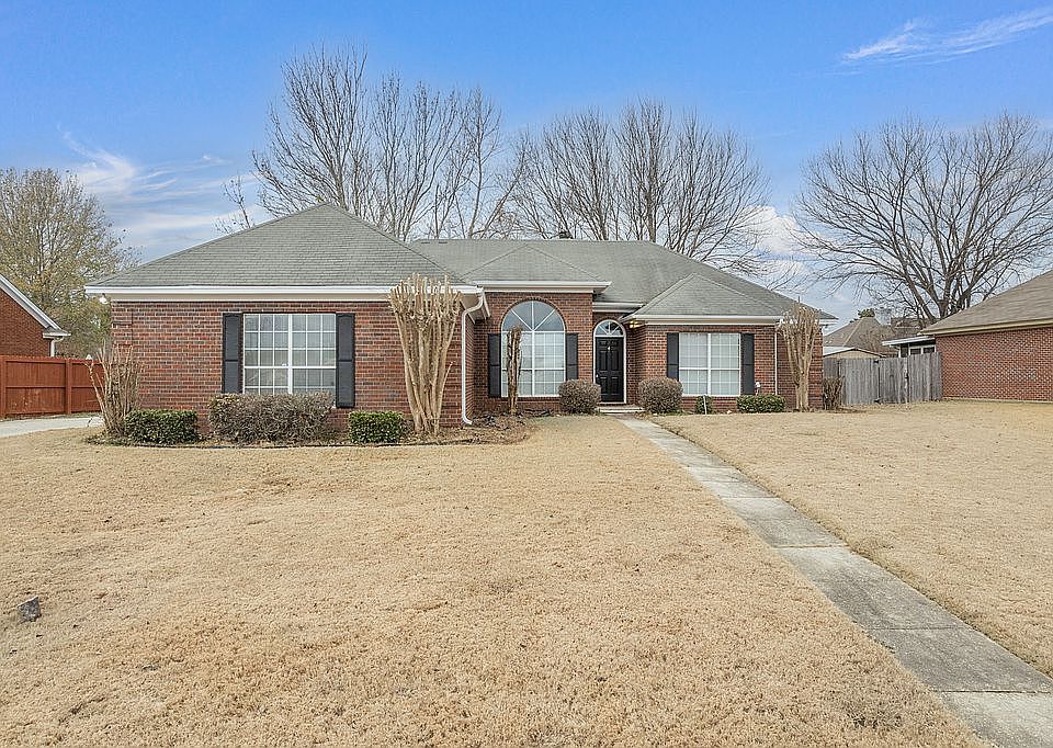 1st image of 1930 Parkview Dr S