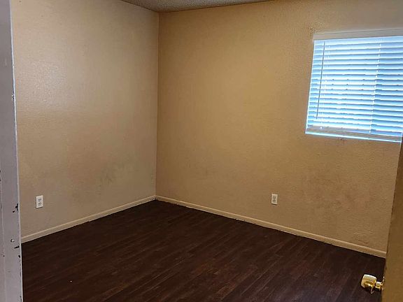 3rd image of 619 E Knoll St APT 2