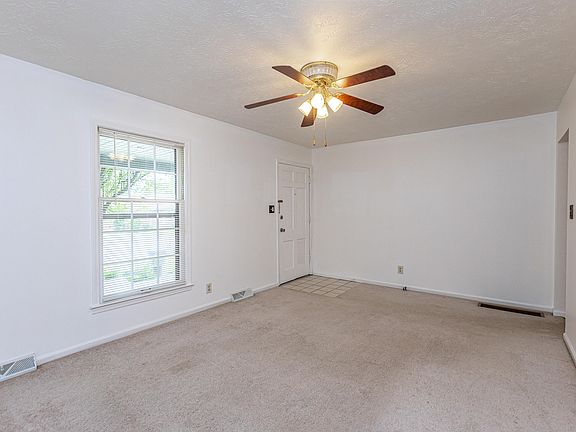 4th image of 115 Brookview Dr
