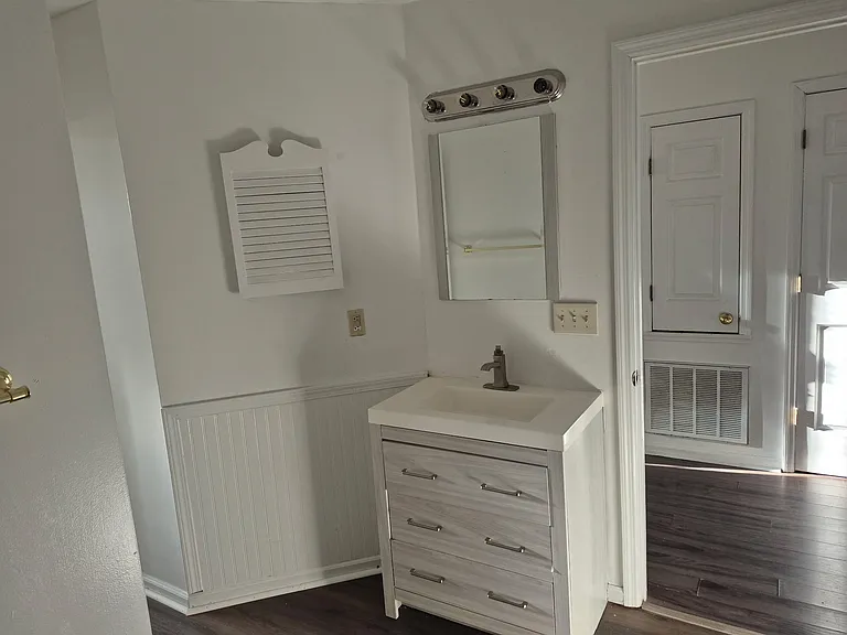 1004 Brookhollow Dr #2 — Photo 11