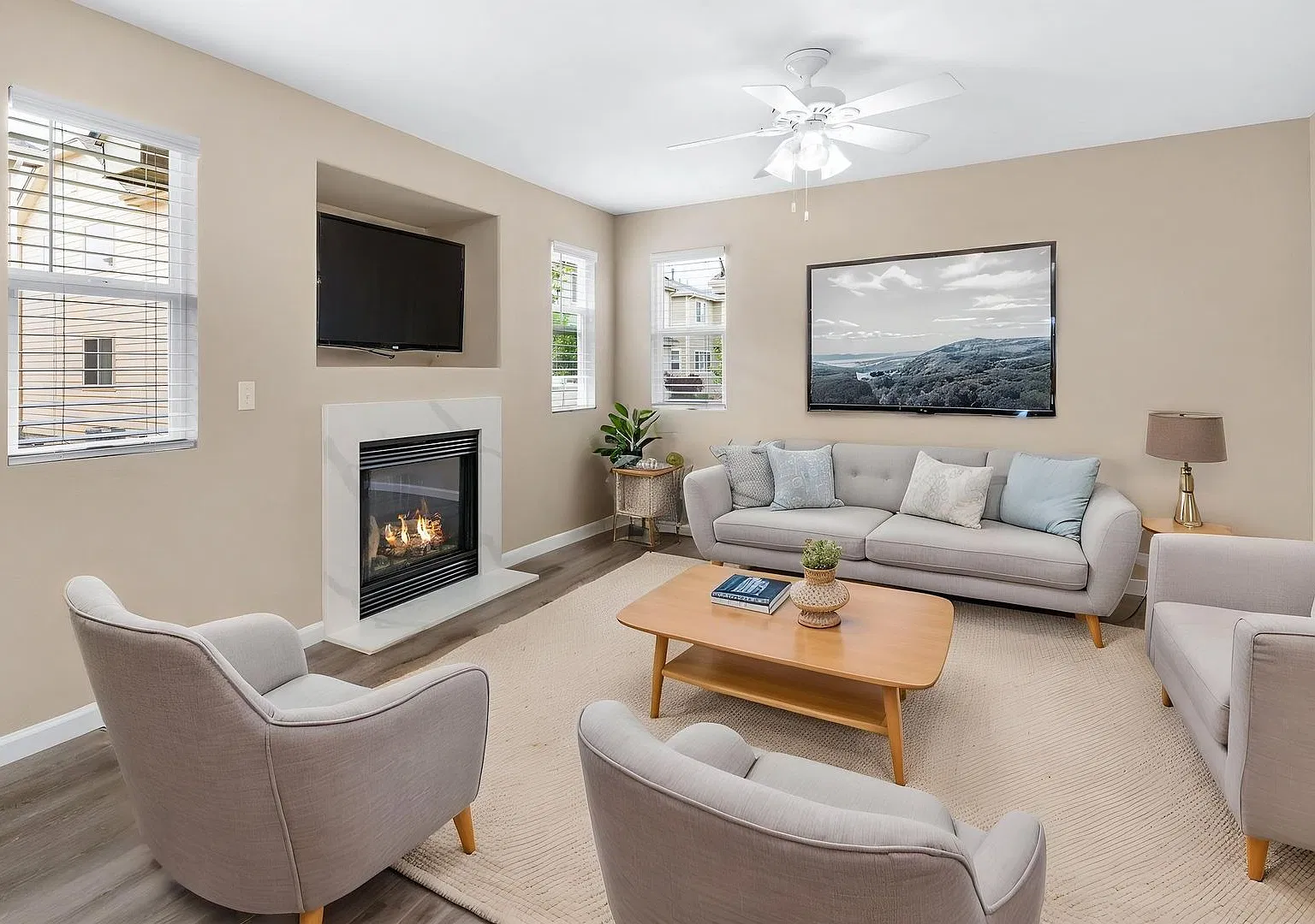 Spacious 3-Bedroom Home in Monument! — Photo 1