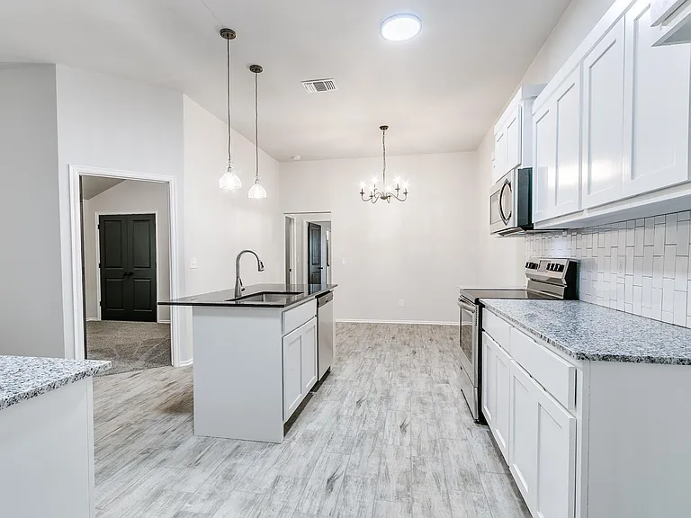 930 Chase Ln — Photo 12