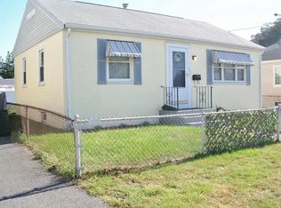 122 Byron Ave, Pawtucket, RI 02861