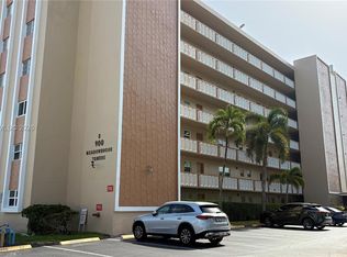 900 NE 12th Ave APT 703, Hallandale, FL 33009