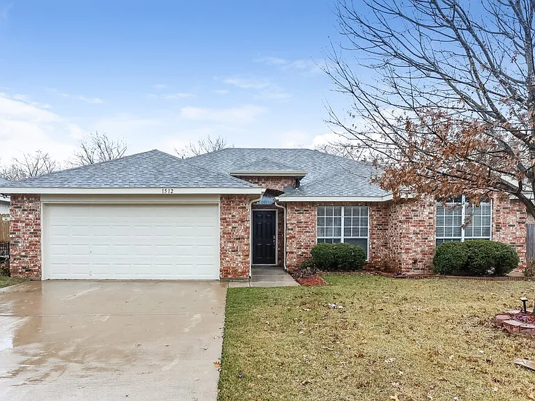 1512 Fern Dr — Photo 1