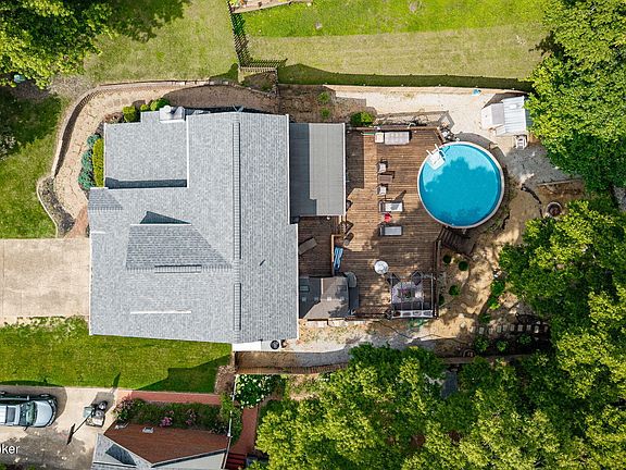 3rd image of 2903 Raven Ct