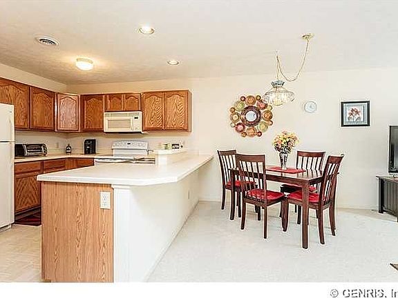 4th image of 319 Walker Dr
