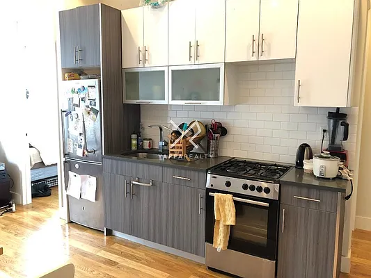 Rented by Yaffa Realty LLC | media 9