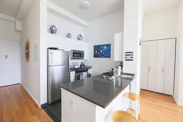 Rented by Warburg | media 6