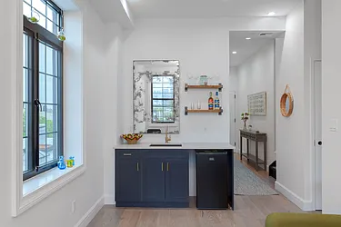 Rented by Tapiro Realty