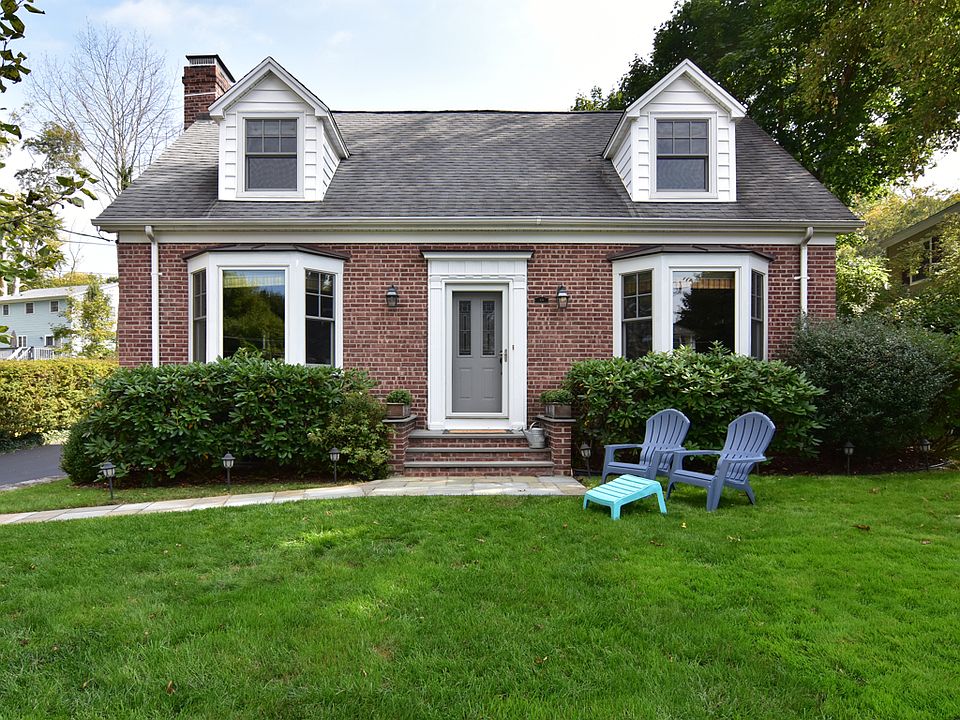 1st image of 410 Manhattan Ave