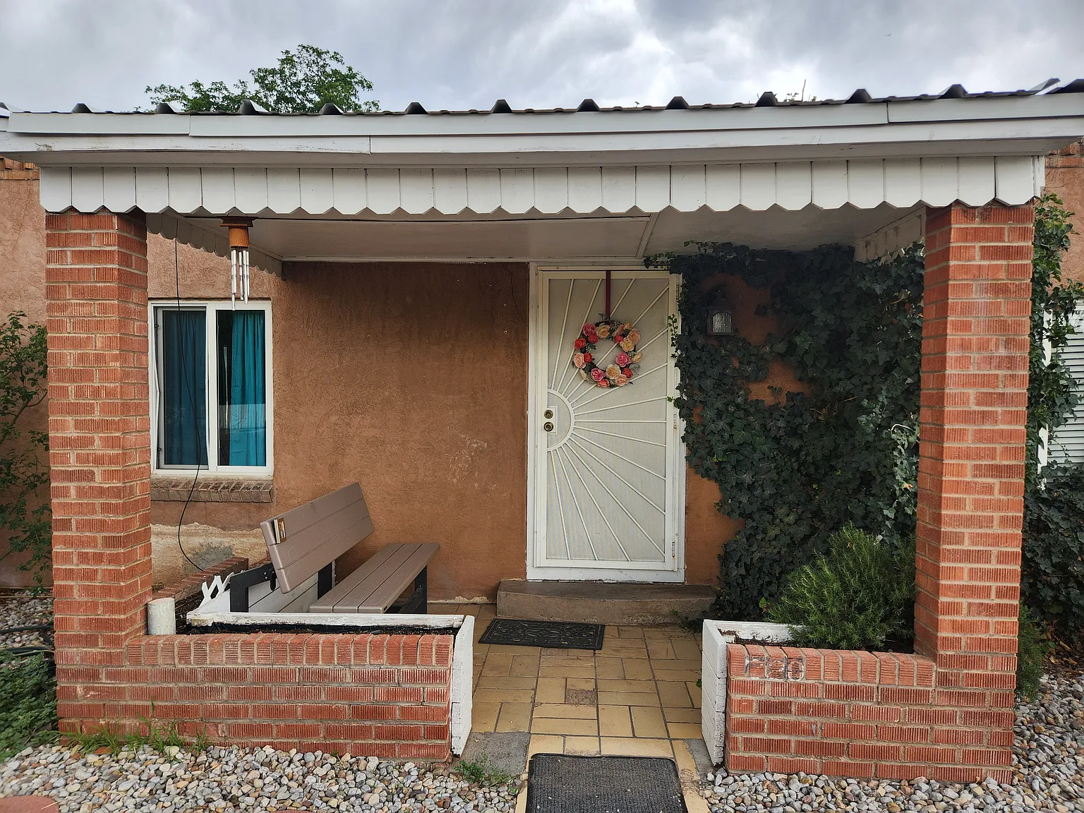 2 bed, 800 sqft, $1,600 — Photo 2
