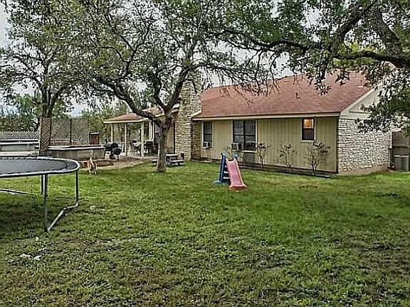 2nd image of 101 Horseshoe Trl