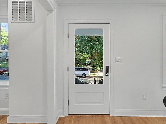 4th image of 2004 Perry St NE