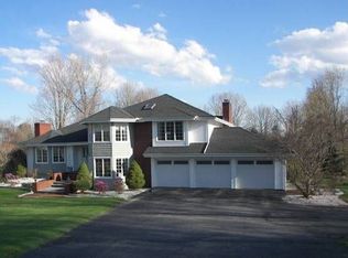 37 W Whisconier Rd, Brookfield, CT 06804