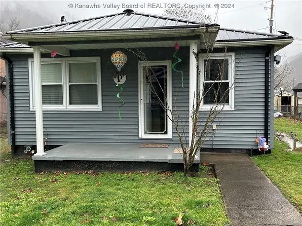 279 Lauren Cir, Wharton, WV 25208