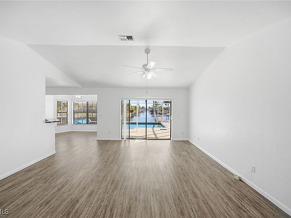 4th image of 224 SE 31st Ter